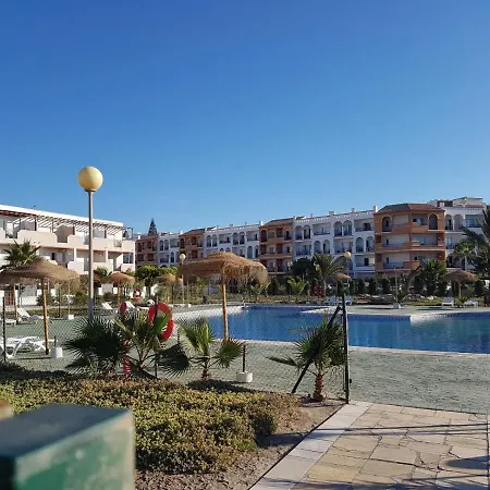 Casa Baja Naturista Con Palmeras Y Patio!